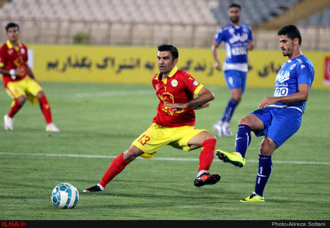دیدار تیم های استقلال و نفت تهران