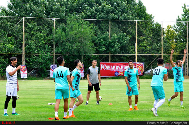 تمرین تیم فوتبال پدیده