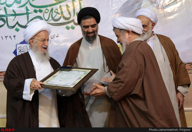 نشست انجمن علمی ارتباطات وتبلیغ حوزه علمیه با حضورآیت الله مکارم شیر