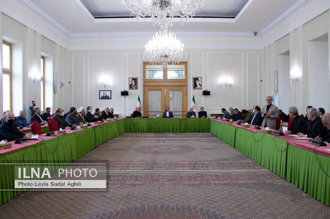 نشست هم‌اندیشی اعضای کمیسیون امنیت ملی و سیاست خارجی با وزیر امور خا