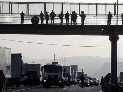 اعتصاب سراسری رانندگان کامیون در برزیل وارد نهمین روز شد