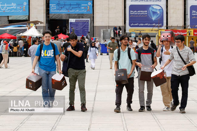 بازدید معاون اول رئیس‌جمهور از نمایشگاه کتاب تهران