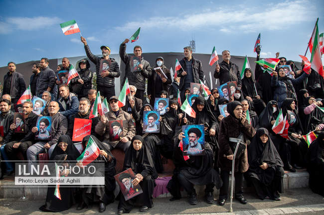 مراسم بیعت با سومین رهبر انقلاب اسلامی در تهران /1