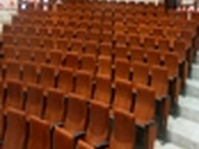 سالن‌های دستگاه‌های دولتی در اختیار گروه‌های تئاتری قرارگیرد