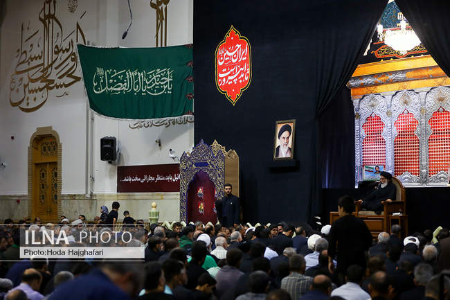 تعویض پرچم گنبد نورانی حضرت فاطمه معصومه سلام الله علیها