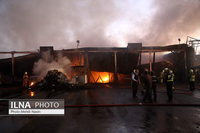 آتش‌سوزی در بارانداز ۱۲ هزار متری در شوش 