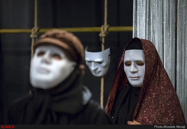 نمایش مسافران در قم به روی صحنه رفت