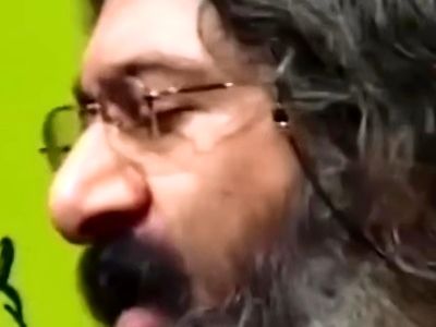 شعر خوانی طنز زنده‌ یاد محمدرضا آقاسی + فیلم