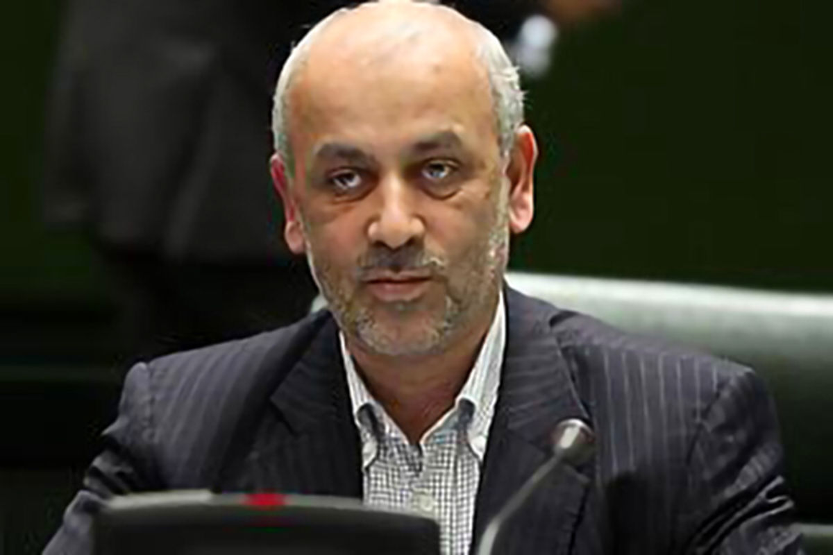 بسیاری از پول‌ها در کشور گم می‌شود/ خودروسازان از صندلی خود می‌ترسند و از وزیر مطالبه نمی‌کنند