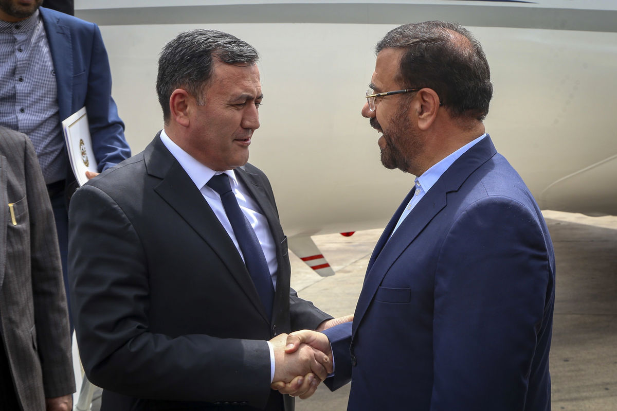 وزیر دفاع تاجیکستان وارد شیراز شد