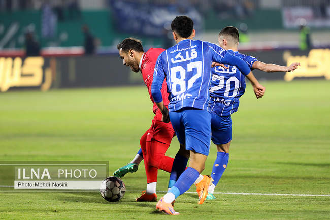 دیدار تیمهای استقلال تهران و پرسپولیس تهران