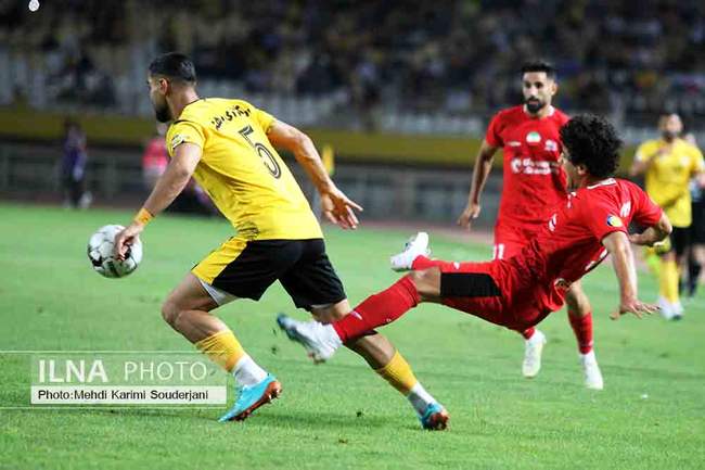 برد تیم فوتبال سپاهان اصفهان مقابل تراکتورسازی تبریز