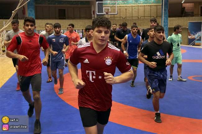 تمرین تیم ملی کشتی فرنگی جوانان با حضور سوریان و دبیر(گزارش تصویری)