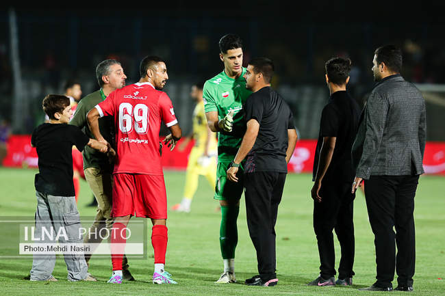 دیدار تیمهای فوتبال پرسپولیس تهران و فولاد خوزستان