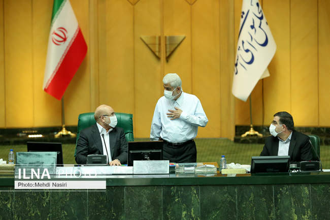 Zarif addresses Parliament open session