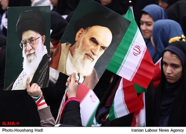 حضور رییس جمهور در راهپیمایی یوم الله ۲۲ بهمن