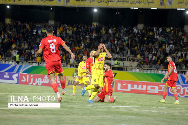 دیدار تیم فجرشهیدسپاسی شیراز و فولاد خوزستان