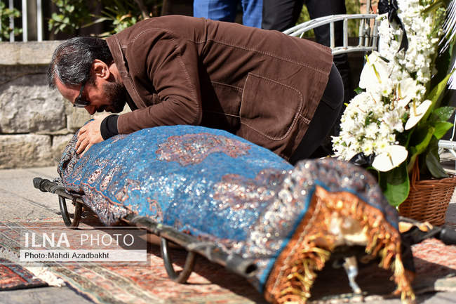 تشییع پیکر علیرضا غفاری از خانه هنرمندان