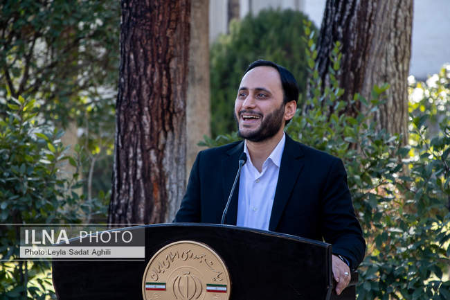 حاشیه جلسه هیات دولت - ۱۲ بهمن