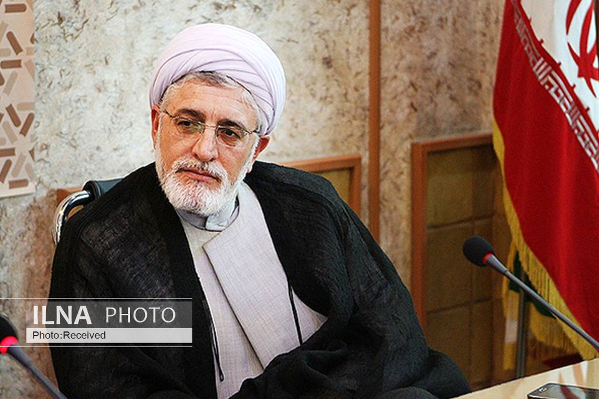 نیازمند بازنگری جدی در حکمرانی هستیم/ دولت در ایران باید دولت بحران باشد/ قطع امید از نهاد دولت فاجعه‌بار است/ قرنطینه کردن خود وجوب فقهی دارد/ ایجاد تعارض میان دوا و دعا مصیبت‌‌آفرین است