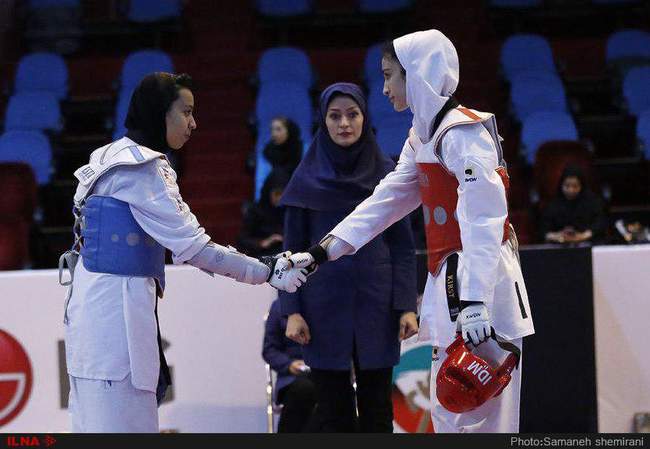 آغاز مسابقات تکواندو قهرمانی بانوان کشور (گزارش تصویری)