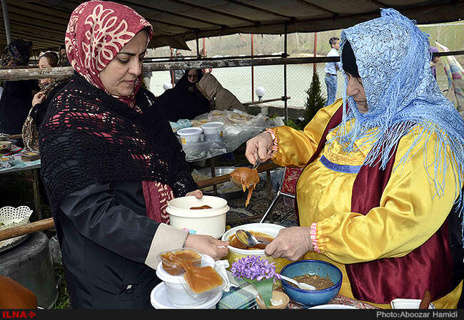 برگزاری جشنواره سمنو پزان در روستای اسطلخ جان رودبار گیلان