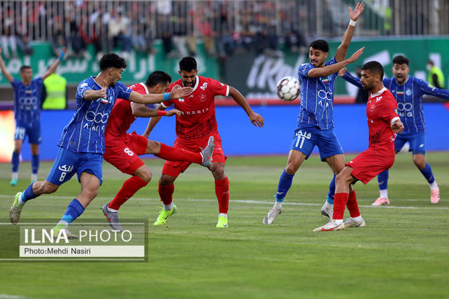 دیدار تیمهای استقلال تهران و پرسپولیس تهران