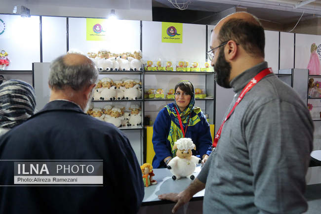 بازدید علیرضا محجوب از نمایشگاه ملی اسباب بازی