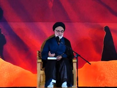 جایگاه ولایت فقیه عزت و استقلال را برای ایران به ارمغان آورده است