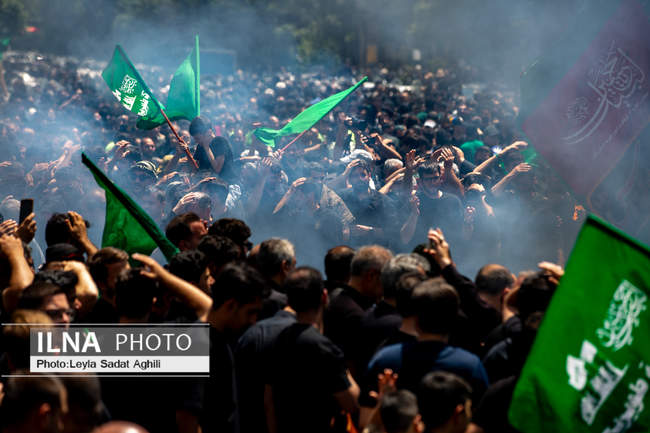 مراسم خیمه‌سوزان ظهر عاشورا در چهارراه گلوبندک تهران/1
