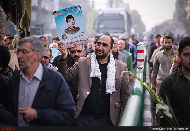 مراسم تشییع پیکر ۵۴ شهید دفاع مقدس ناجا از مقابل دانشگاه تهران