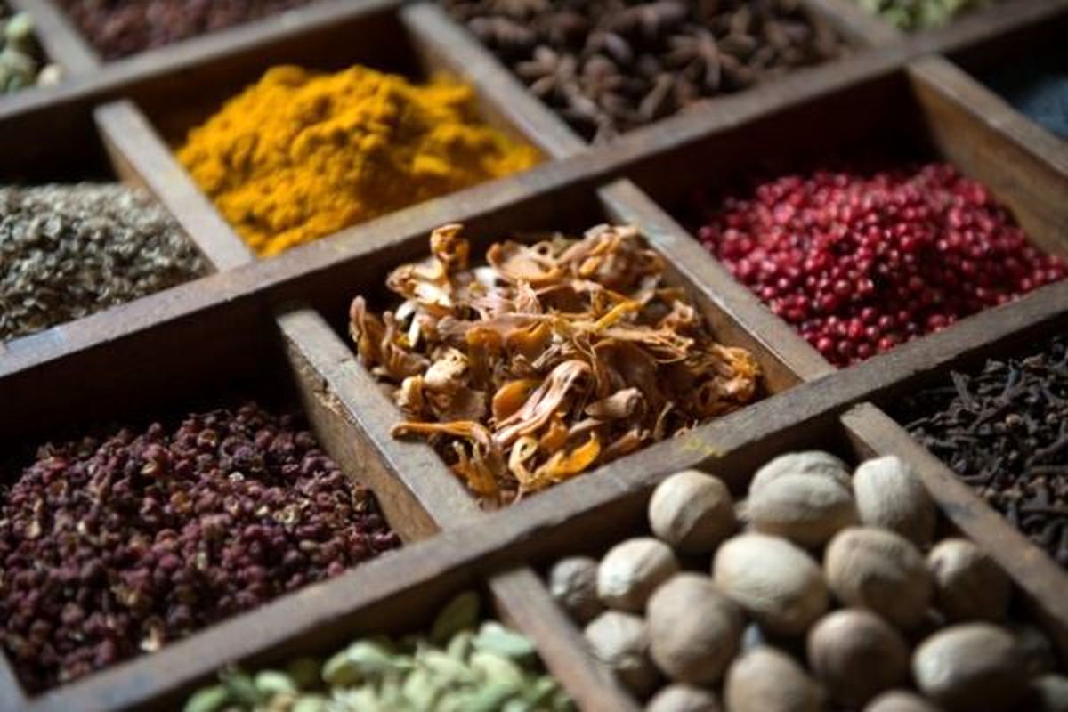 نقش دمنوش ها و عرقیات گیاهی در سلامتی