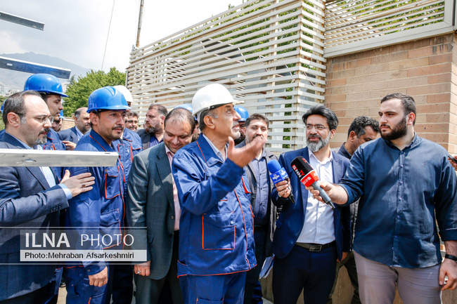 نصب پنل های خورشیدی در سالن اجلاس سران