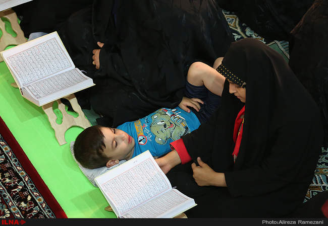 جزء خوانی قرآن کریم در حرم حضرت عبدالعظیم حسنی (ع)