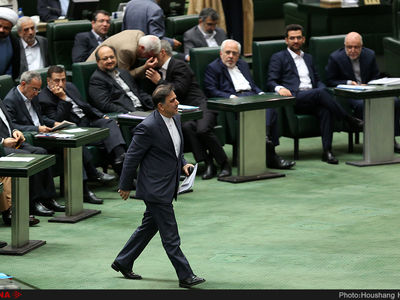 مجلس به برنامه های «آخوندی» آری گفت/  آخوندی با رای قاطع در راس وزارت راه وشهرسازی باقی ماند 