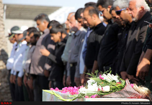 تشییع همرزم شهید چمران بر دستان عاشقان حسینی 