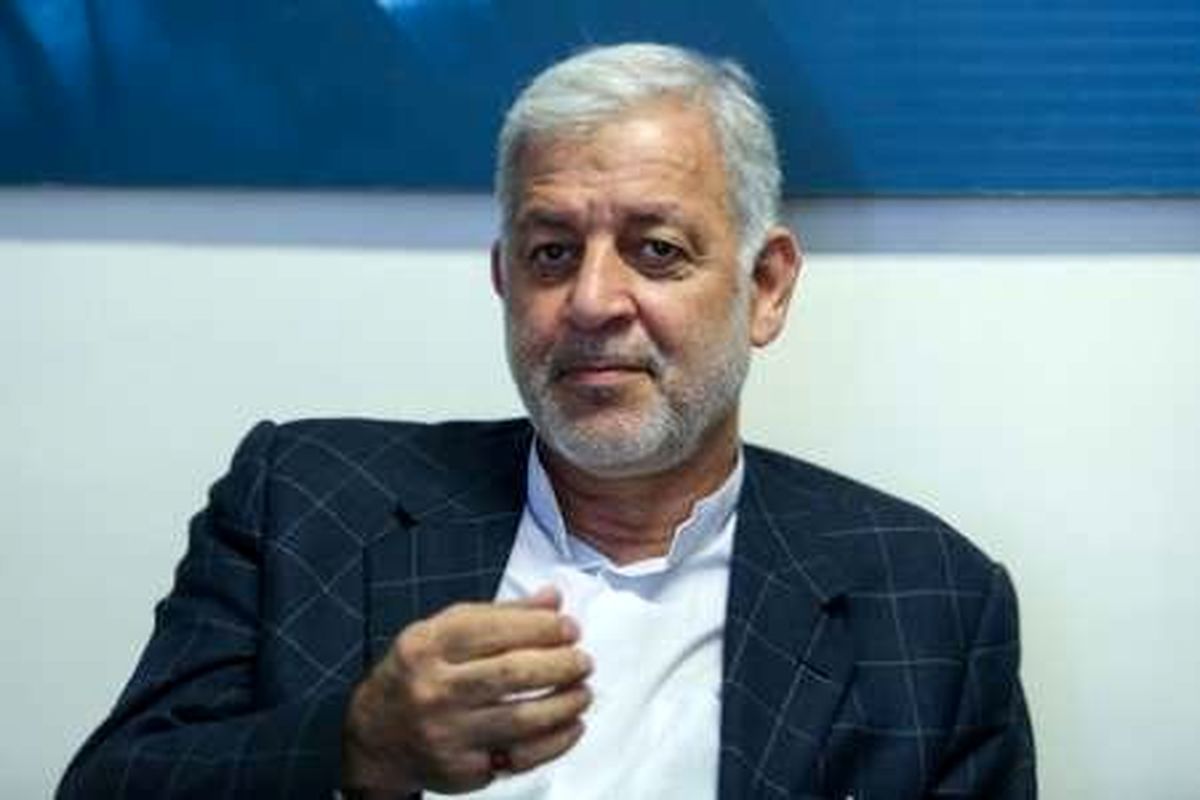 مهدوی: ظاهرا نمی‌خواهند من باشم و دست آنها را می‌بوسم