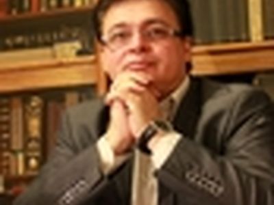 شکروی: سیس نروس؛ یک نویسنده دغدغه‌مند آمریکایی‌ست