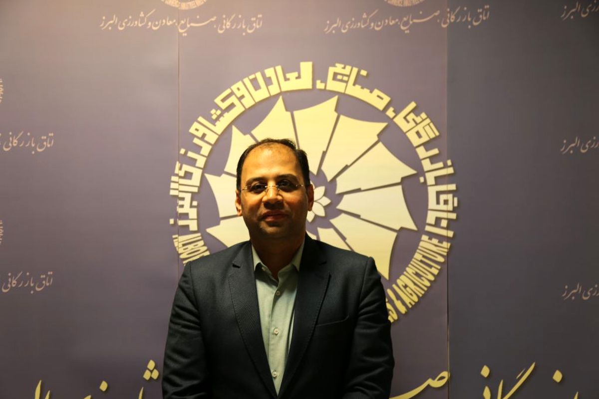 کونلون چین ۱۷ درصد کارمزد از ما می‌خواهد/ ارز ۴۲۰۰ تومانی حذف شود رانت و فساد نیز کم خواهد شد