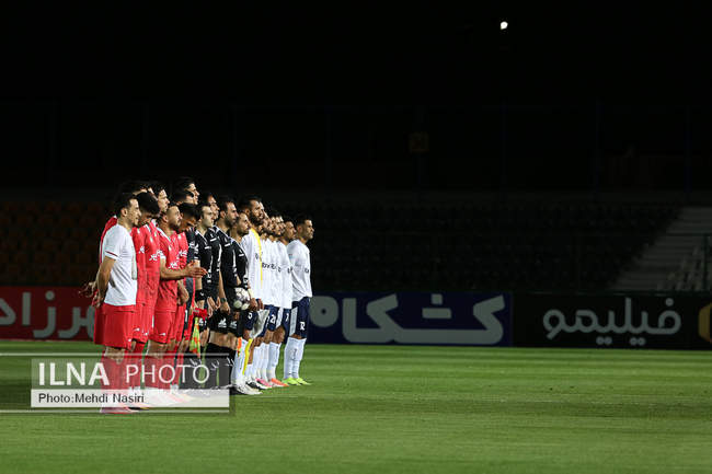 دیدار تیم های فوتبال پرسپولیس تهران و ملوان بندرانزلی