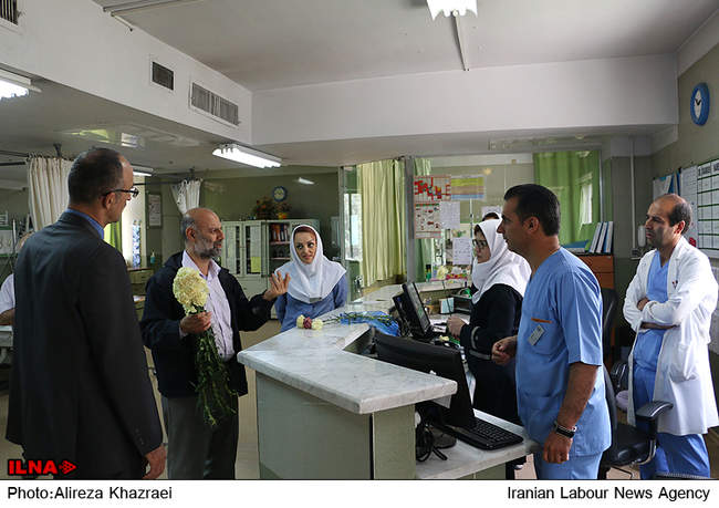 عیادت دبیرکل خانه کارگر از بیماران