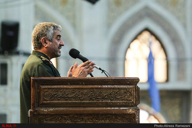 اجتماع بزرگ بسیجیان تهران در حرم امام خمینی (ره)