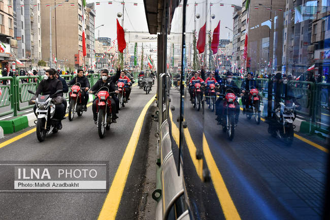 مراسم  راهپیمایی ۲۲ بهمن در تهران (1)