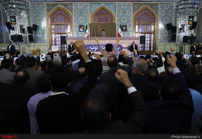 حضور و سخنرانی رهبر انقلاب در اجتماع زائران و مجاوران حرم مطهر رضوی
