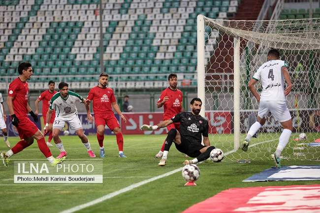 توقف تیم فوتبال تراکتور تبریز  برابر ذوب آهن اصفهان