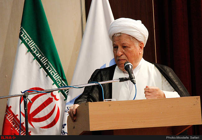 بازدید آیت الله هاشمی رفسنجانی از چند طرح در دانشگاه آزاد اسلامی واح