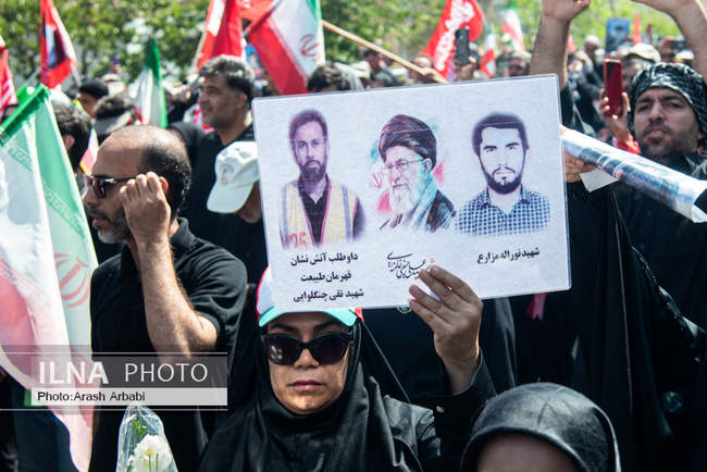 مراسم تشییع پیکر مطهر رهبر شهید انقلاب / 3