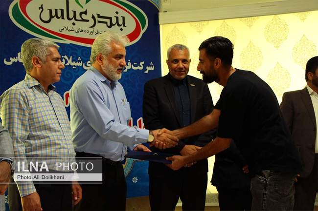 برگزاری مراسم گرامیداشت قانون تصویب کار در بندرعباس/ کارگران نمونه ت