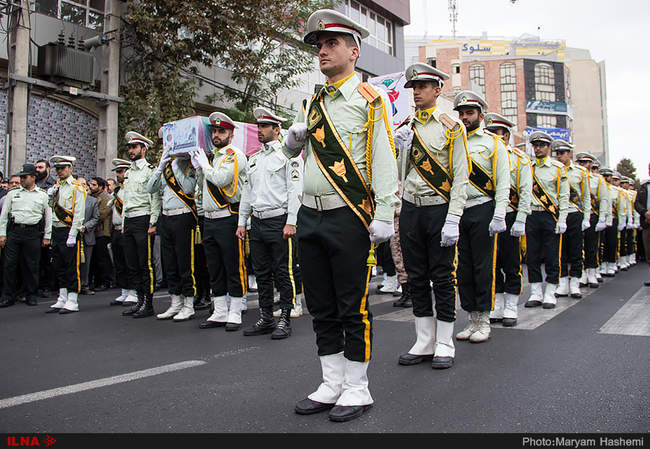 تشییع پیکر مطهر دو شهید تازه تفحص شده دوران دفاع مقدس در کرج 


