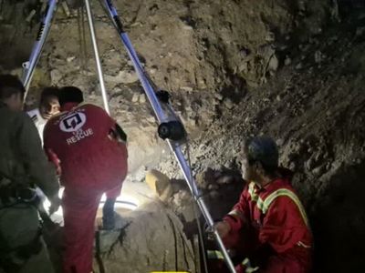 نجات کودک ۶ ساله از درون چاه در یزد